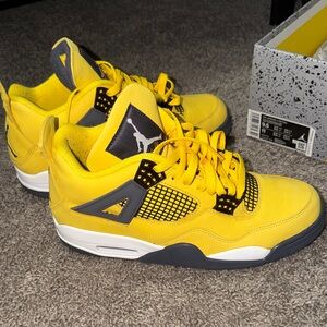 Air Jordan 4 Retro “Lightning” Tour Yellow Men’s 9.5 – Box Included